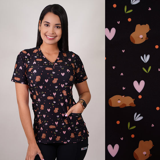 Delantal Mujer tela elasticada estampada Capibara. Combina con Negro - Art. 2517