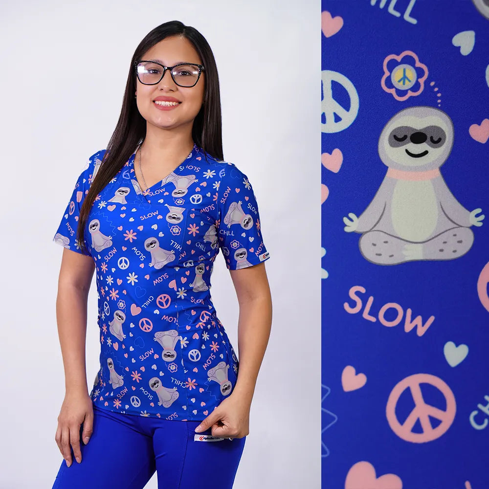 Delantal Mujer tela elasticada estampada Perezoso. Combina con Azul Rey - Art. 2541