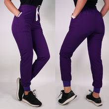  Jogger clínico antifluidos.   Art. 999-4-A - Morado