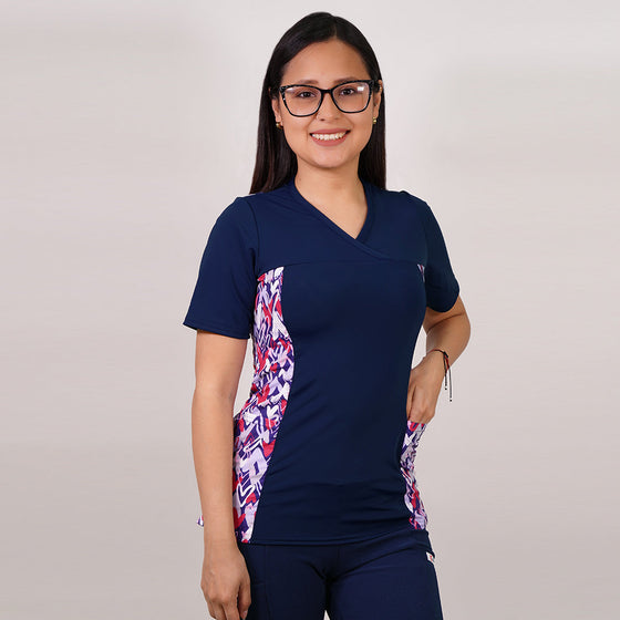Delantal Mujer tela elasticada C/aplic. estampada al costado. Azul Marino - Art. LQ-7